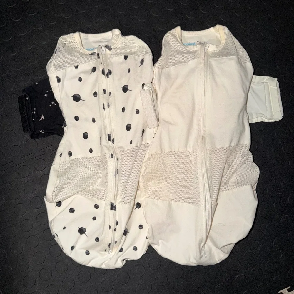 Happiest Baby SNOO Sack Swaddle 2-Pack Organic Cotton White Planet Print Small